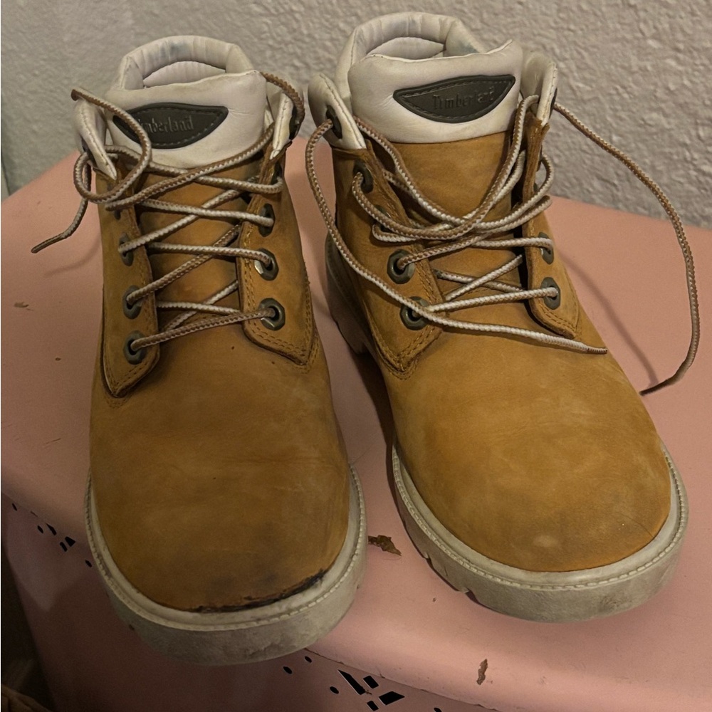 Timberland Tan and White Boots Durable Nubuck Upper